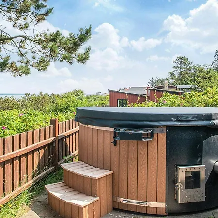 度假居 4 Person In *