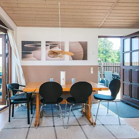 度假居 4 Person In