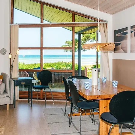 度假居 4 Person In