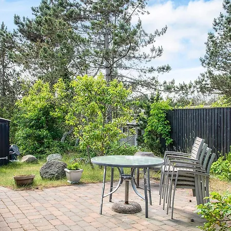 4 Person In Glesborg